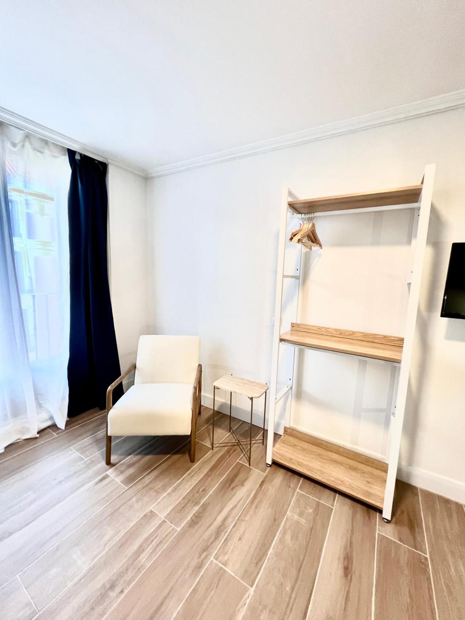 Albergue Miguel Angel マドリード エクステリア 写真